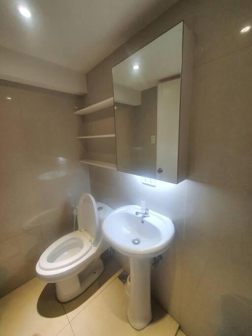 Bgc Taguig Cozy 2 Bedroom Loft, With Stunning Bgc Skyline View! مانيلا المظهر الخارجي الصورة