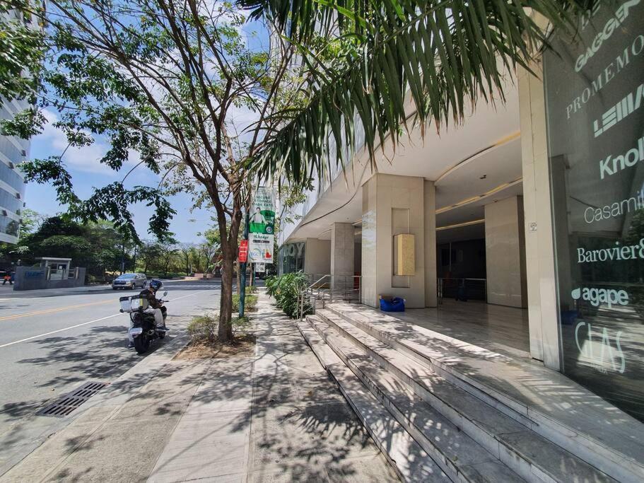 Bgc Taguig Cozy 2 Bedroom Loft, With Stunning Bgc Skyline View! مانيلا المظهر الخارجي الصورة