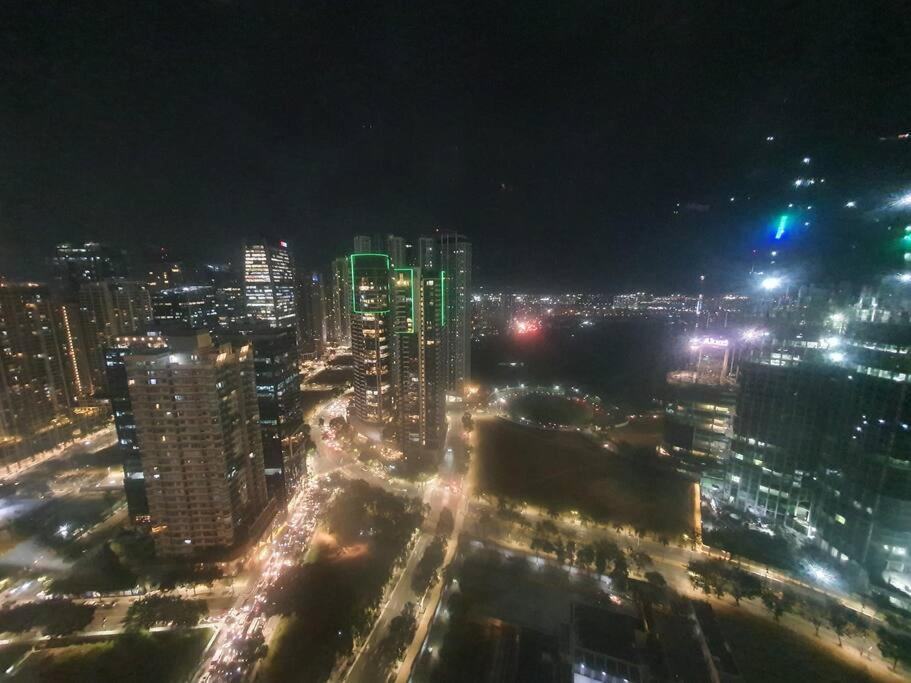 Bgc Taguig Cozy 2 Bedroom Loft, With Stunning Bgc Skyline View! مانيلا المظهر الخارجي الصورة